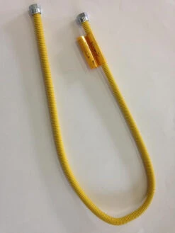 Four-ft 1/2-in Yellow Coated Stainless Steel Flex Hose Connector - 525015